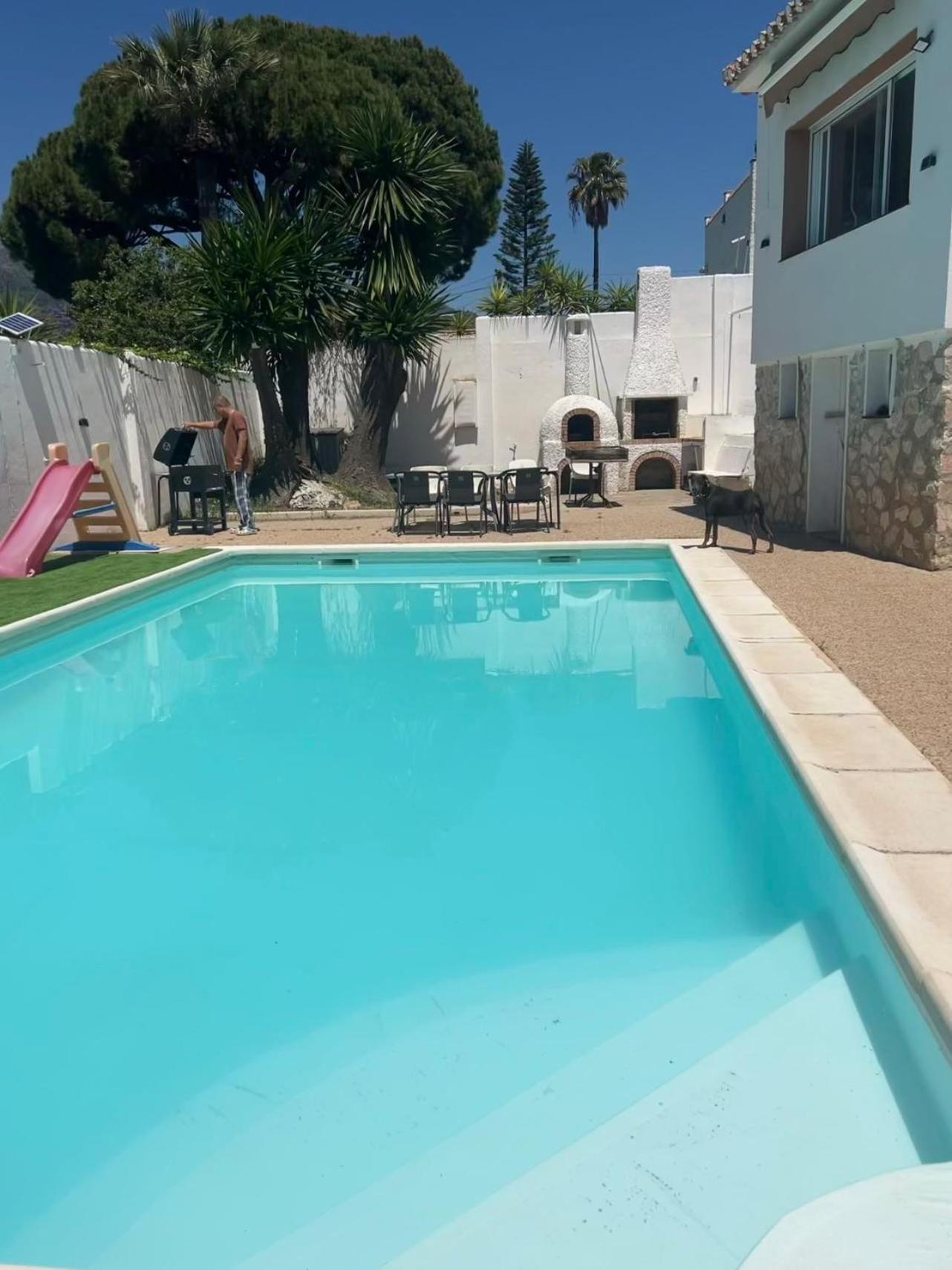 Pensión Marbella别墅独立房带泳池 *